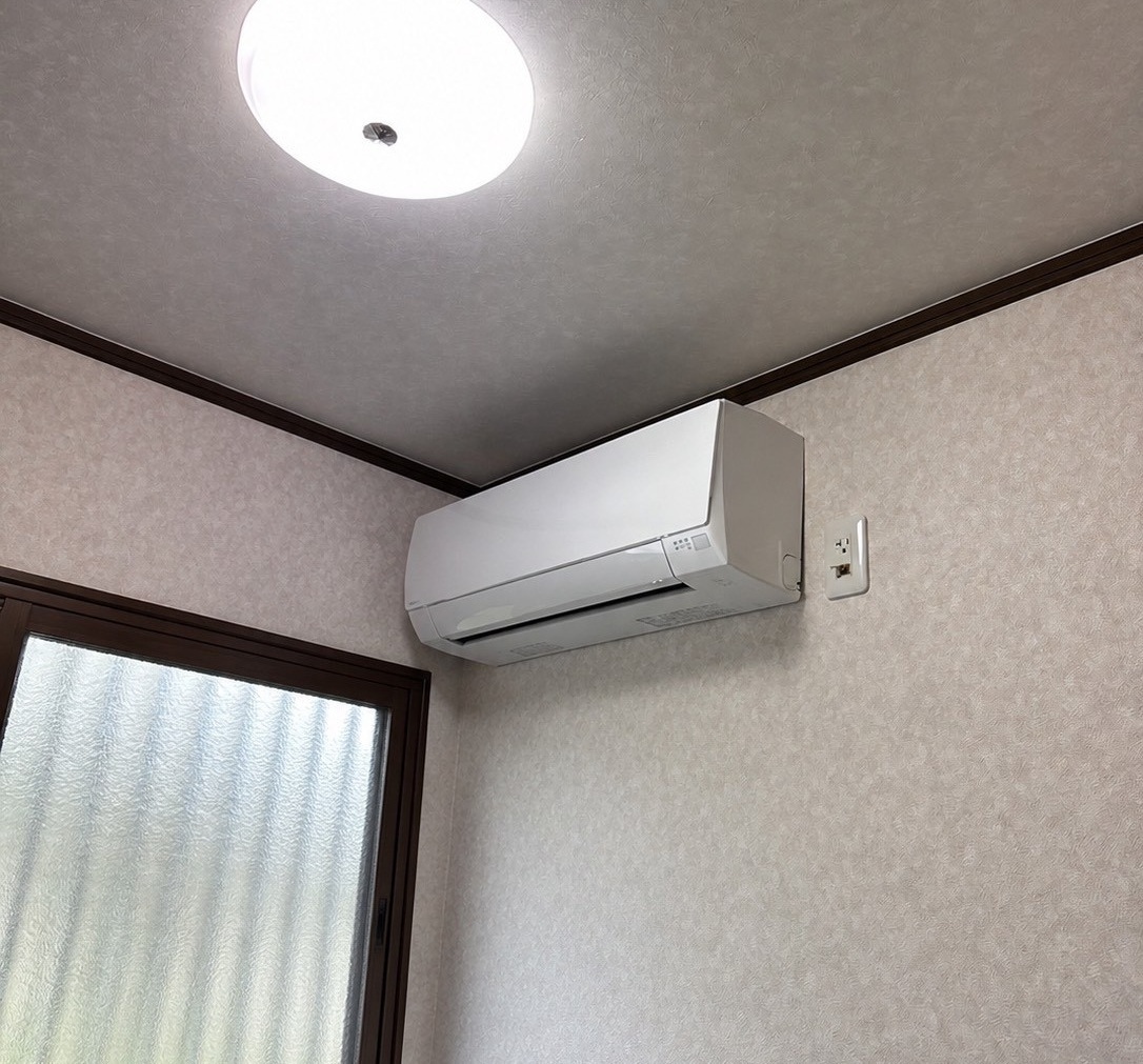 里庄町・エアコン移設工事｜建物内の別の部屋からの移設 (2)